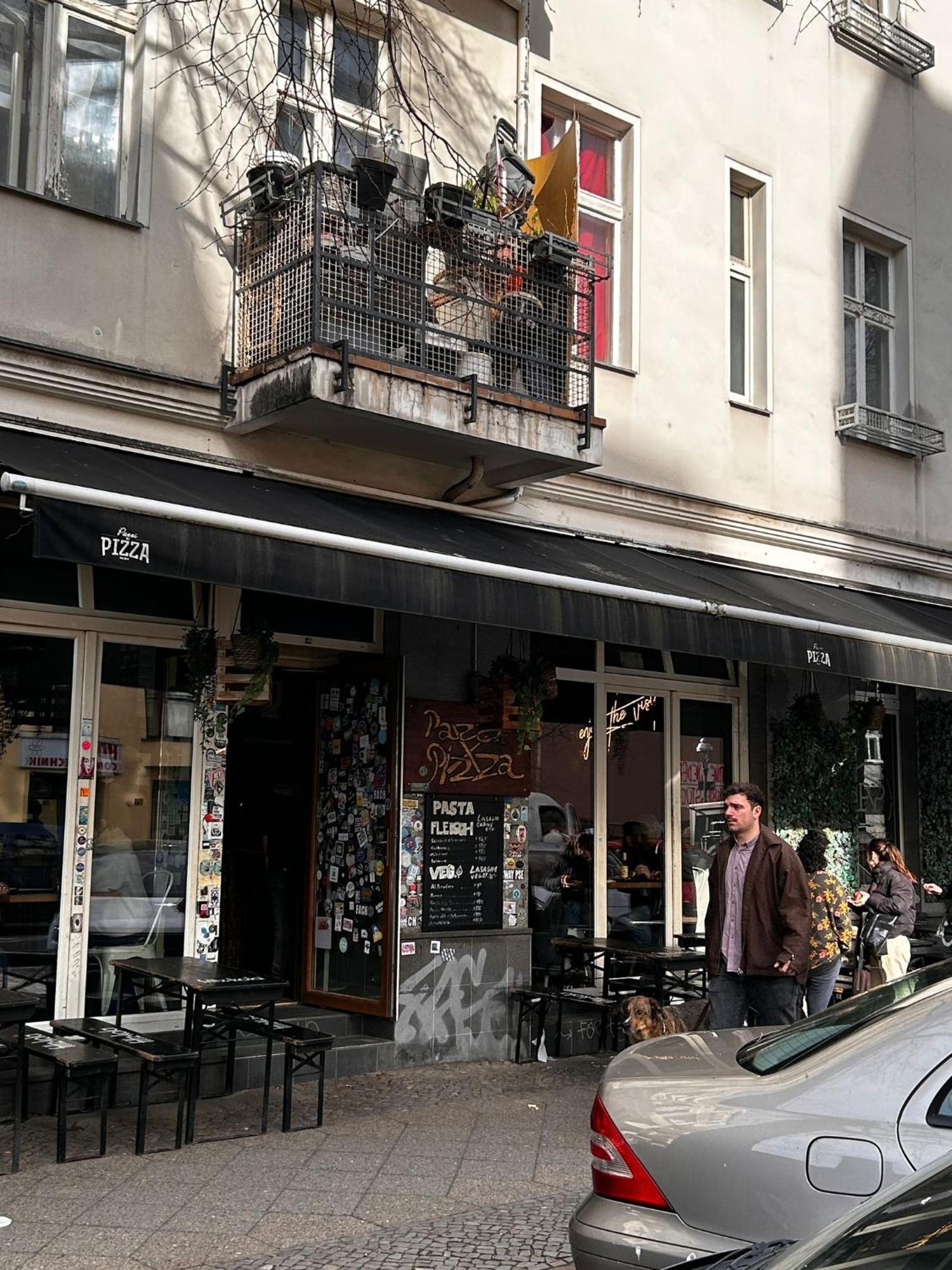 Massagesessel, King-Sized Bed, Billardtisch, 2 Couches Apartman Berlin Kültér fotó