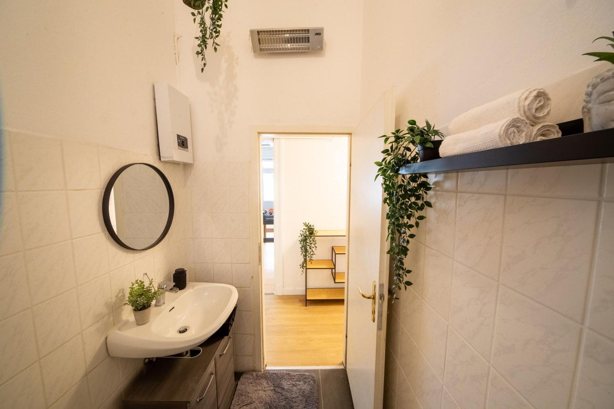 Massagesessel, King-Sized Bed, Billardtisch, 2 Couches Apartman Berlin Kültér fotó