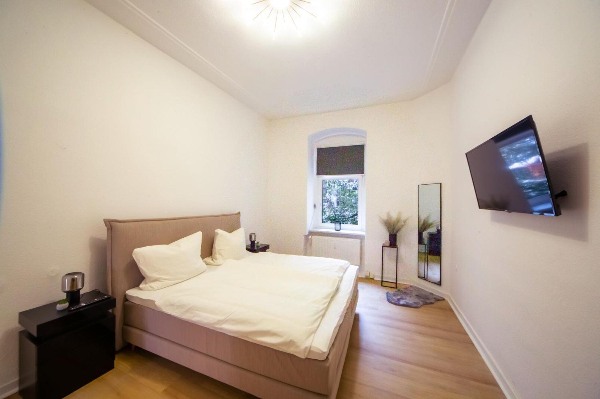 Massagesessel, King-Sized Bed, Billardtisch, 2 Couches Apartman Berlin Kültér fotó