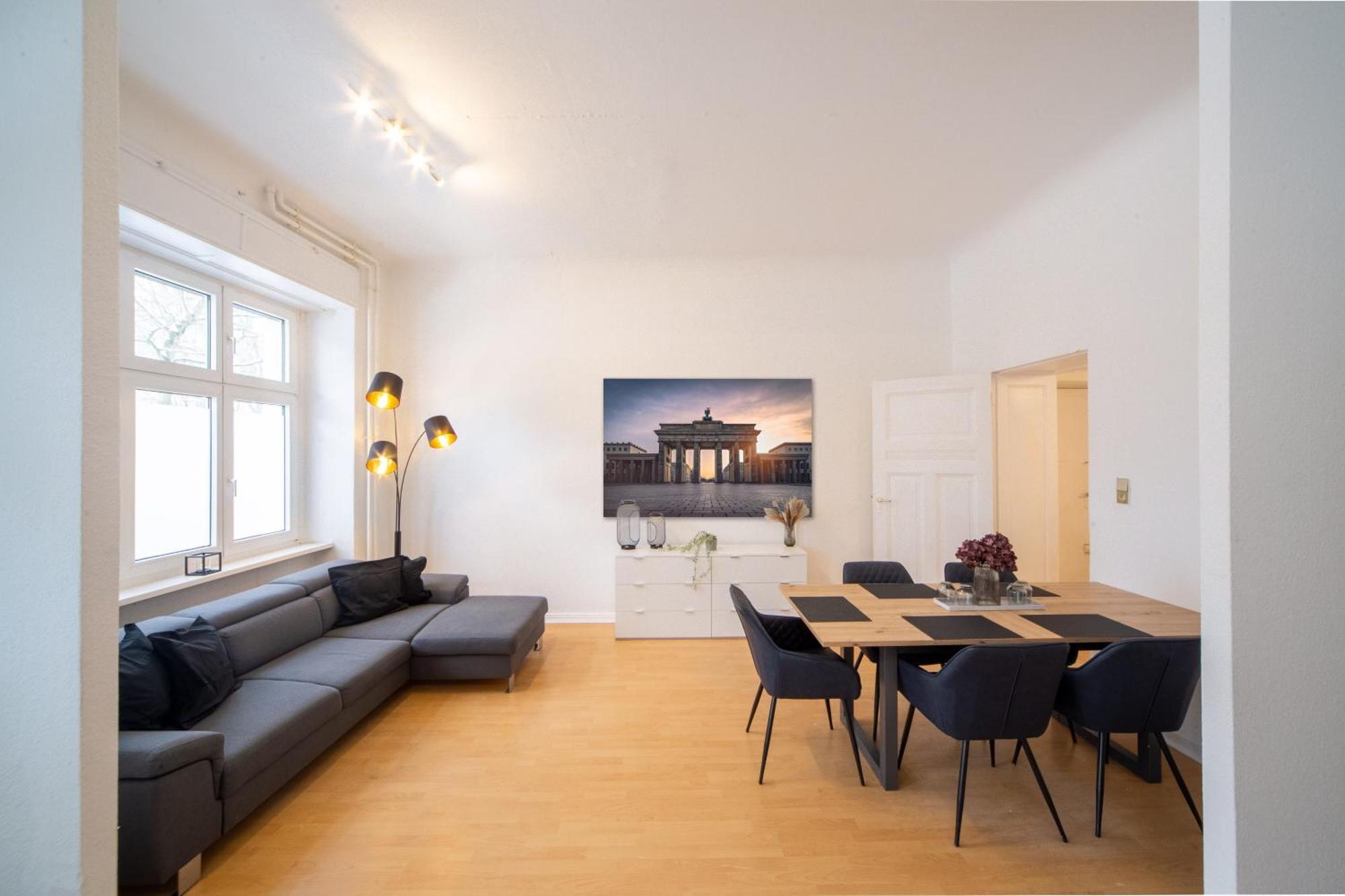 Massagesessel, King-Sized Bed, Billardtisch, 2 Couches Apartman Berlin Kültér fotó
