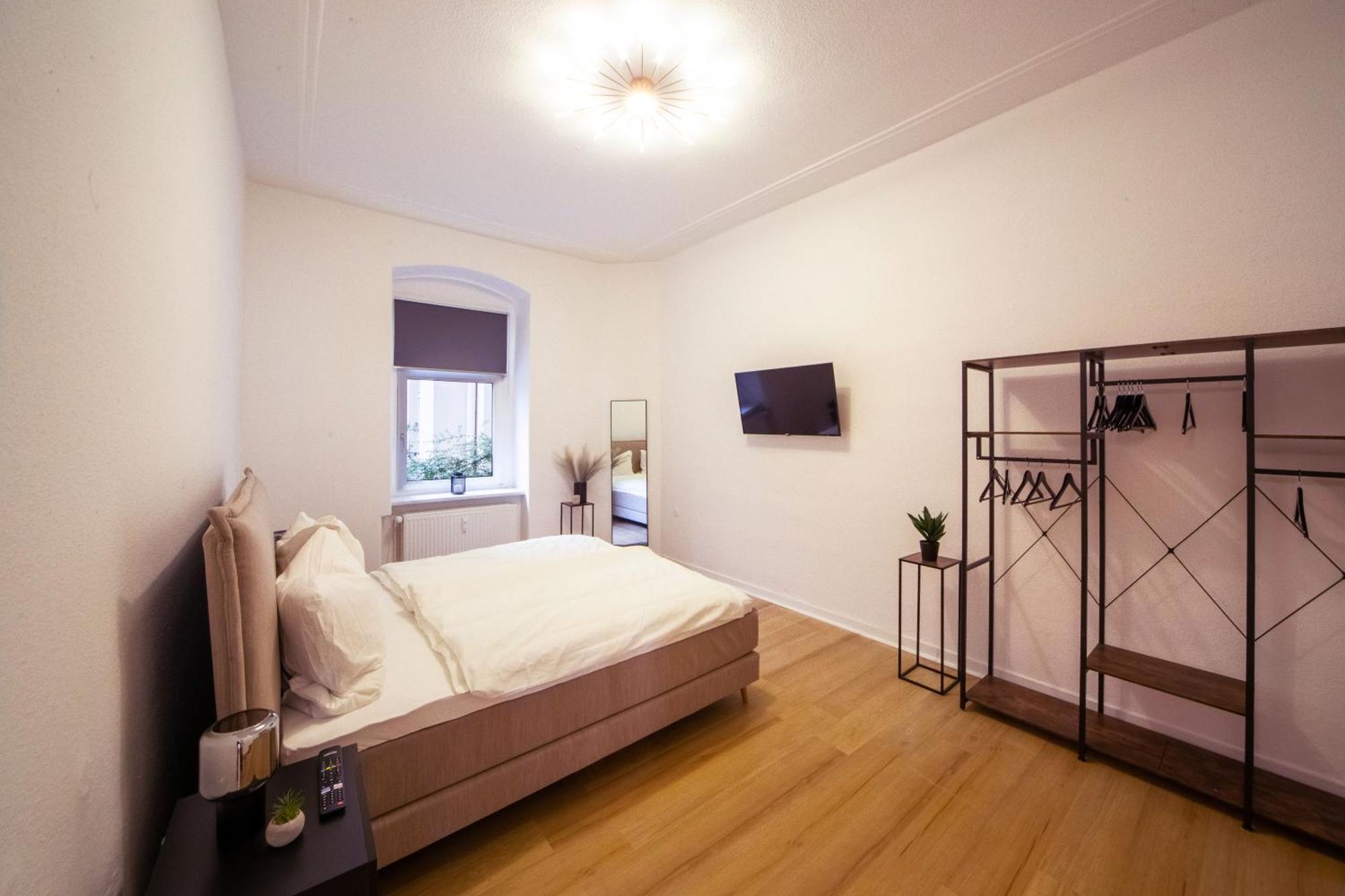 Massagesessel, King-Sized Bed, Billardtisch, 2 Couches Apartman Berlin Kültér fotó