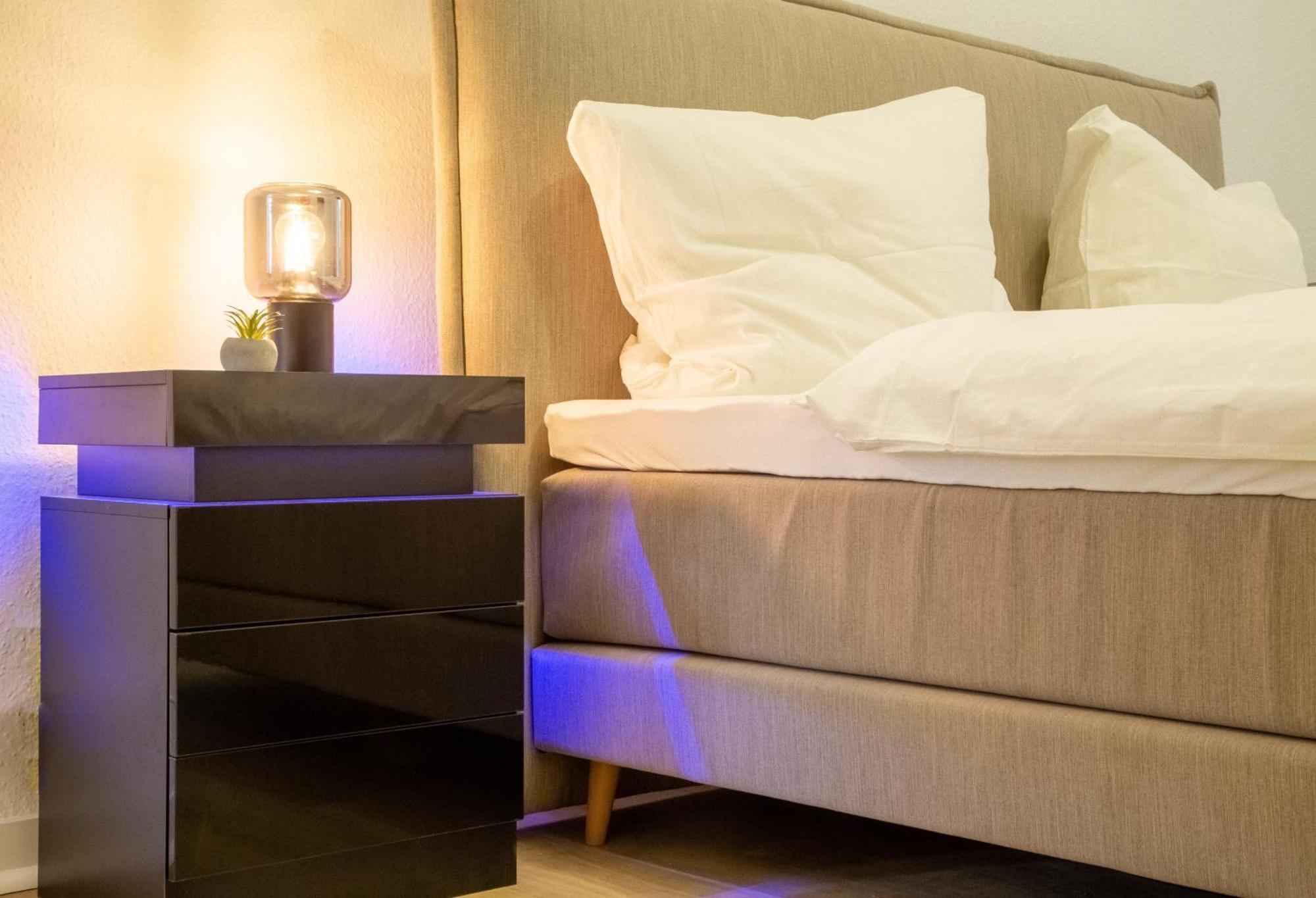 Massagesessel, King-Sized Bed, Billardtisch, 2 Couches Apartman Berlin Kültér fotó