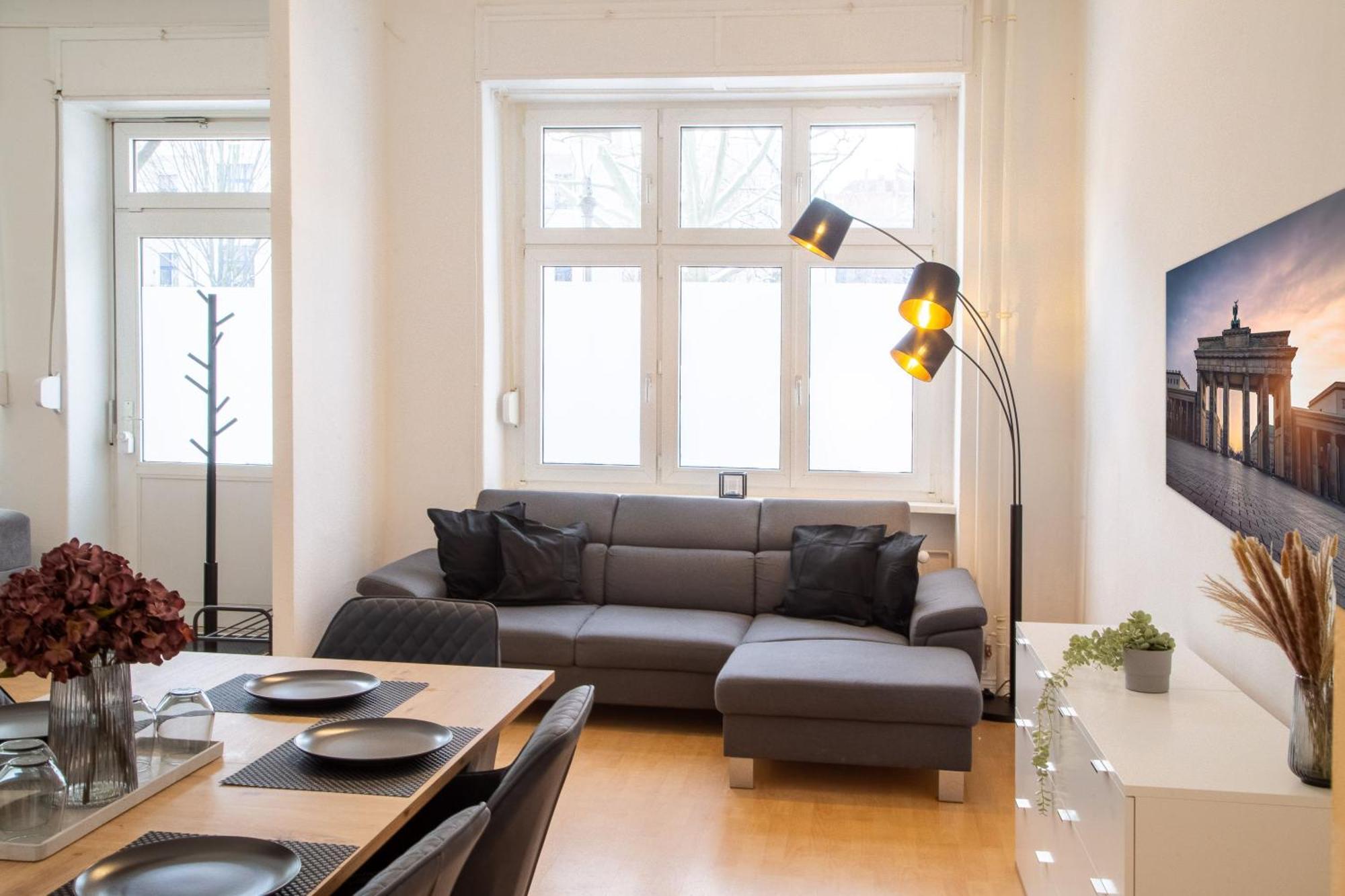 Massagesessel, King-Sized Bed, Billardtisch, 2 Couches Apartman Berlin Kültér fotó